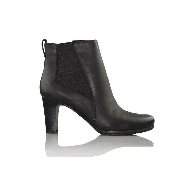 Rockport comfortable boots for women.  NEGRO