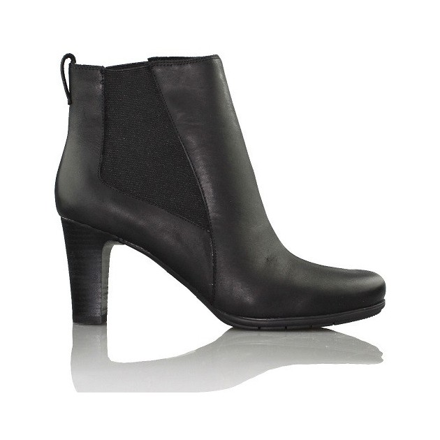 Rockport comfortable boots for women.  NEGRO