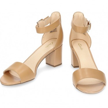 CLARKS DEVAMAE SANDALS CAMEL